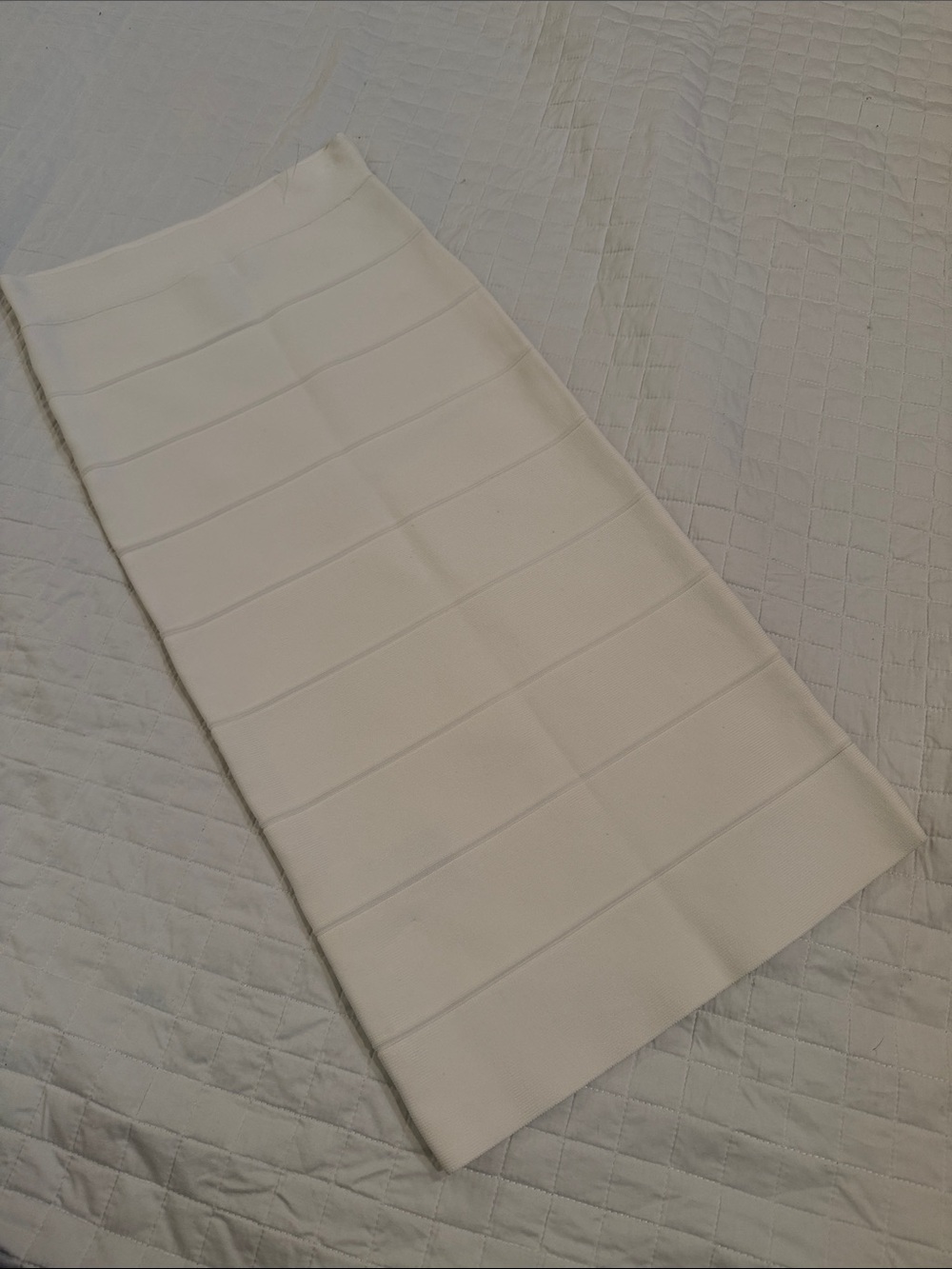 BCBGMaxAzria Cream Ribbed Pencil Midi Skirt
